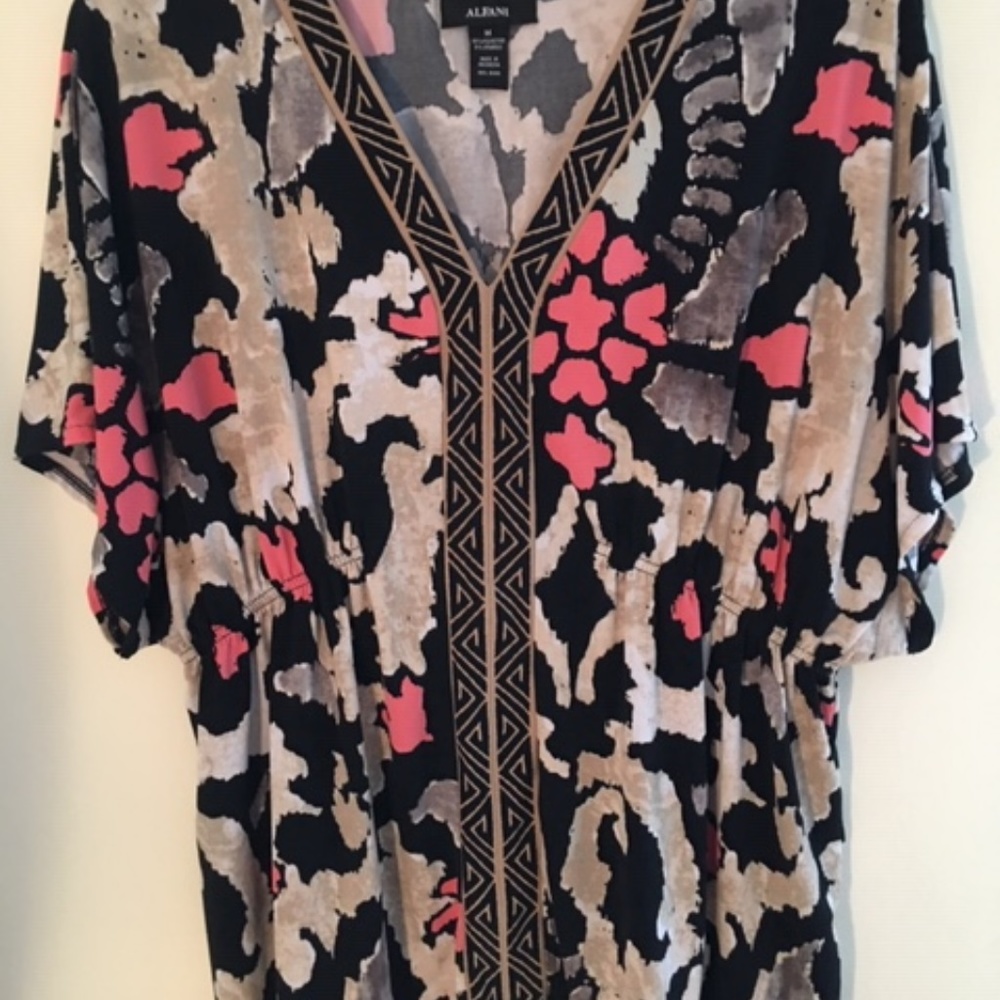 Alfani V Neck Print Top Medium